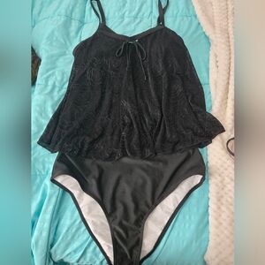 Black floral two piece bathing suit size 1XL